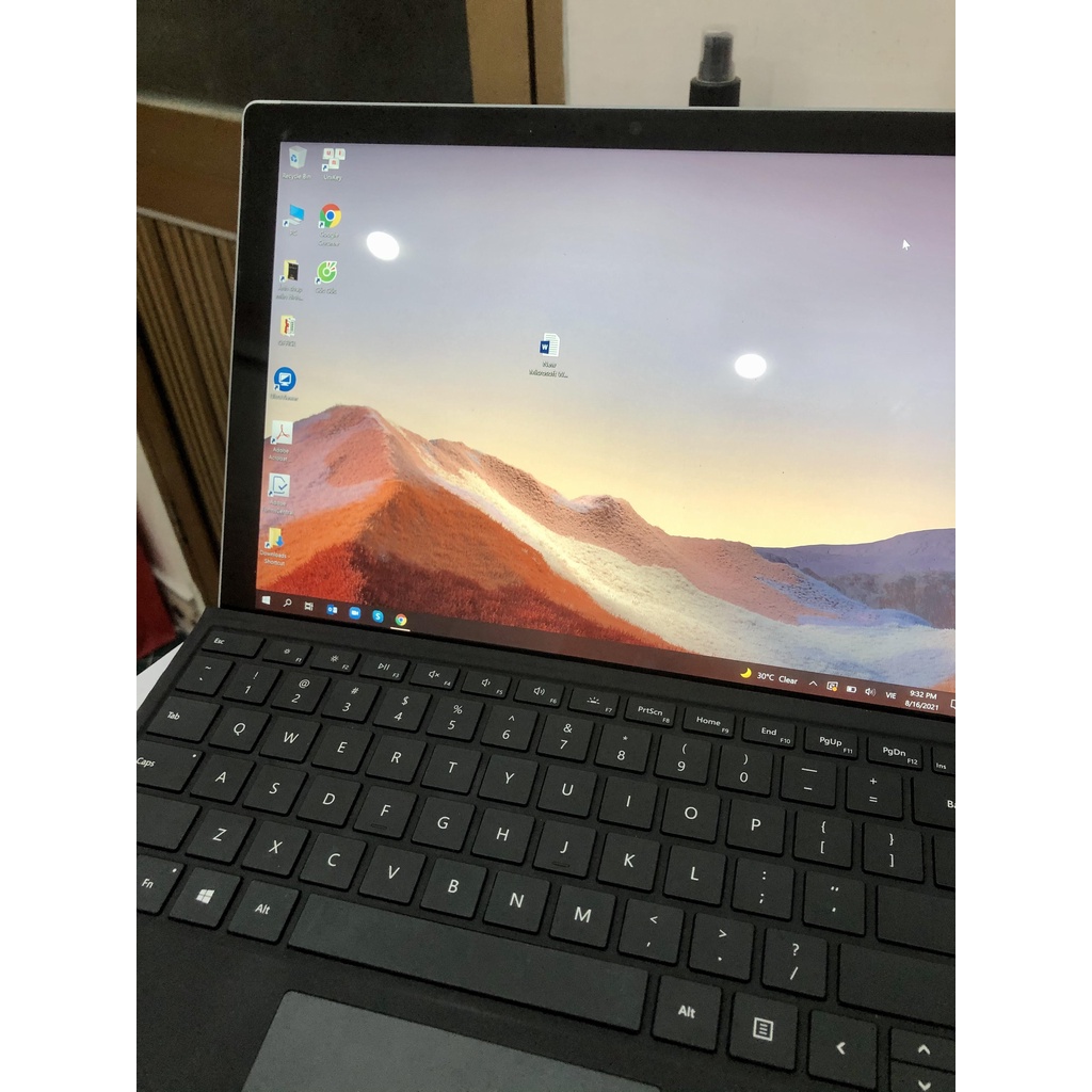 Máy tính bảng Surface Pro 7 (kèm bàn phím)