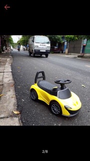Xe ô tô audi chòi chân cho bé
