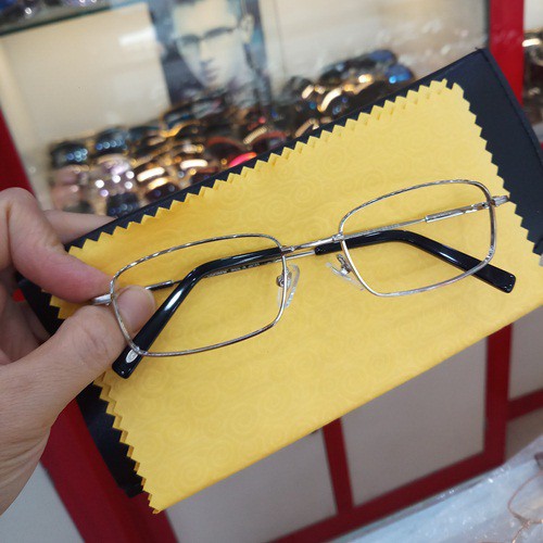 Kính Mắt Titan Siêu Dẻo Dáng Vuông Chất Bền Đẹp - Kính Mắt Tiến Thành