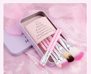 Bộ Cọ Trang Điểm HELLO KITTY - Hàn Quốc