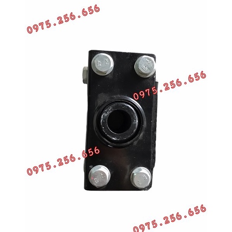 Chân máy sau TH8T3 2 lỗ xuyên phụ tùng ô tô phụ tùng Hùng Lỳ