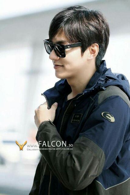 Kính chữ V thời trang | BigBuy360 - bigbuy360.vn