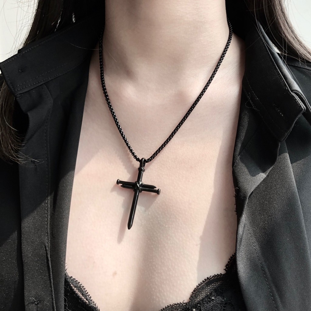 Vòng cổ thép titan gắn thánh giá phong cách cá tính