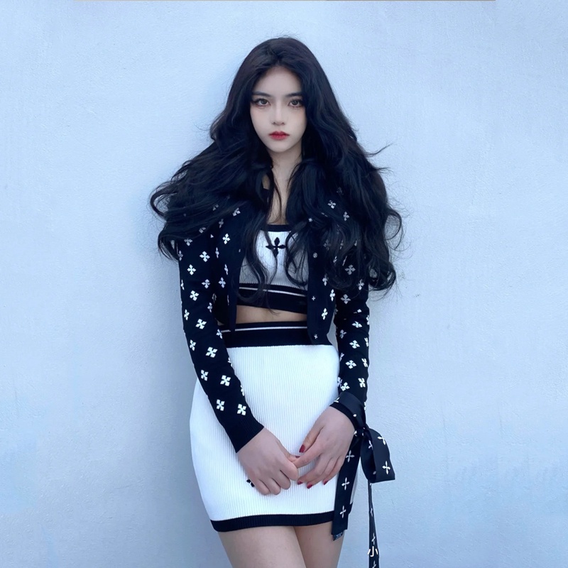 Porozi  Set đồ  gồm áo hai dây dáng ngắn + chân váy lưng thun thời trang cá tính cho nữ