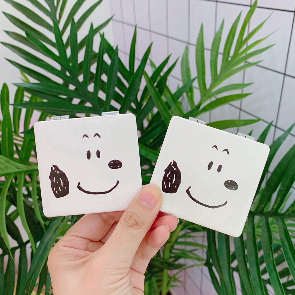 Gương trang điểm mini in họa tiết Snoopy dễ thương