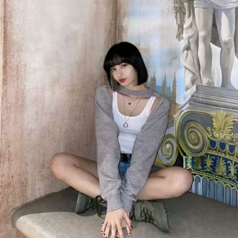 Set áo len xám, croptop và short jeans giống Lisa, Rosé và Jisoo BLACKPINK