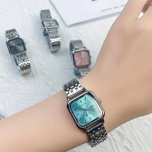 Đồng Hồ Đeo Tay Chống Thấm Nước Kiểu Dáng Thể Thao Thời Trang Dành Cho Nữ