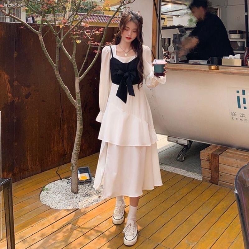 Sét Váy Nữ Cổ Vuông Màu Trắng Kèm Yếm Nơ Ngực Cực Xinh Chan House.