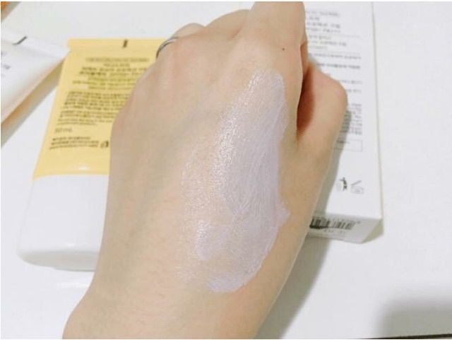 Kem Chống Nắng Innisfree Perfect UV Protection Cream Triple Care SPF50+PA+++ da thường, hỗn hợp thiên dầu