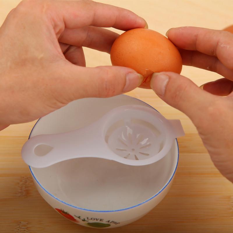 Dụng cụ tách lòng trắng trứng bằng nhựa