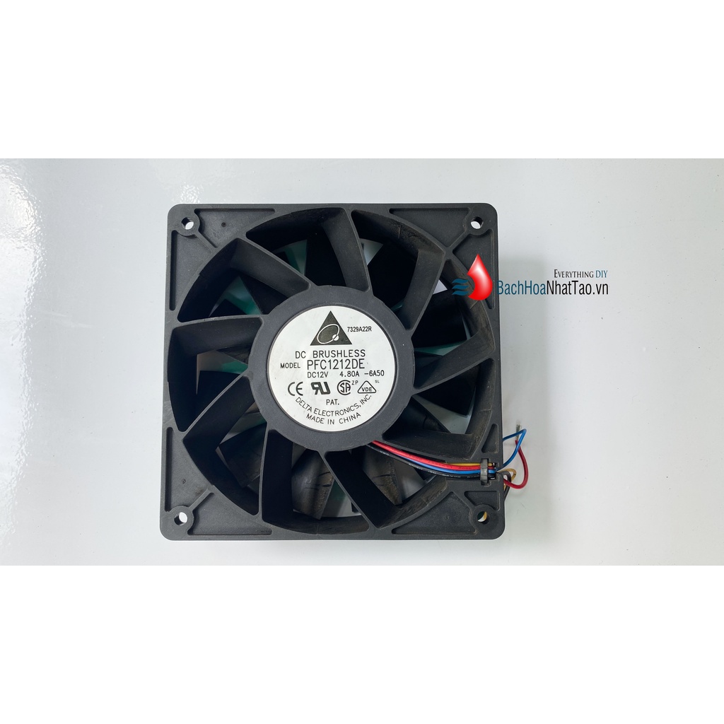 Quạt DC Brushless 12v - 12cm vuông