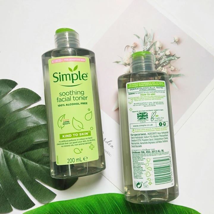 Nước hoa hồng Simple Soothing Facial Toner 200m