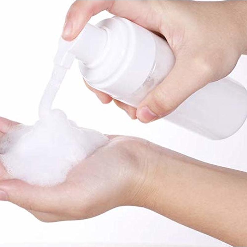 Bình rỗng đựng xà phòng dầu gội tiện lợi khi đi du lịch