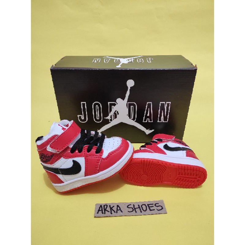 Giày Thể Thao Nike Air Jordan Kiểu Dáng Năng Động Cho Bé