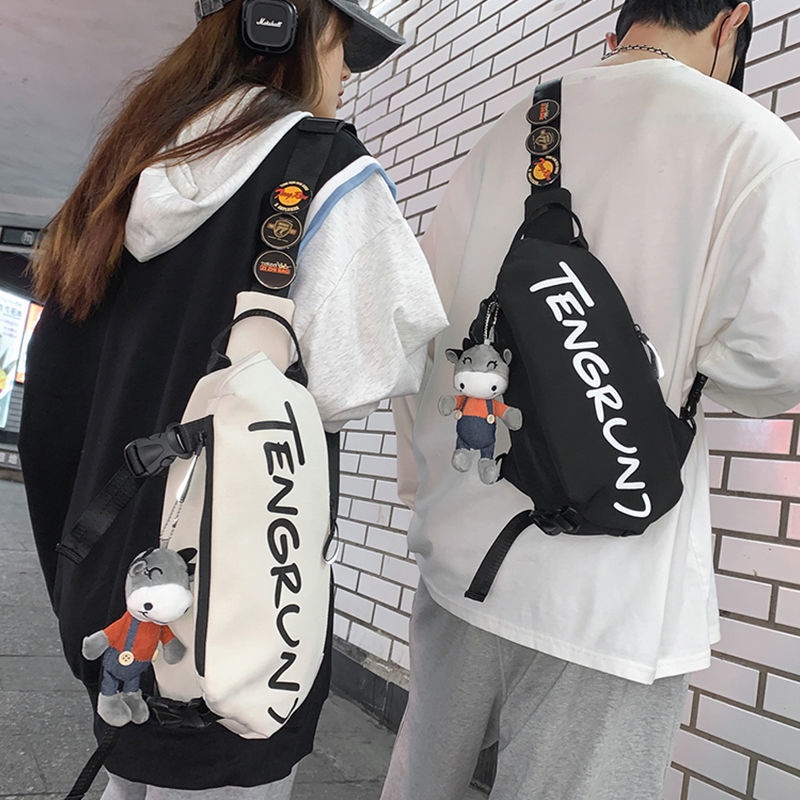 Túi đeo chéo ngực phong cách cá tính cho nam | BigBuy360 - bigbuy360.vn