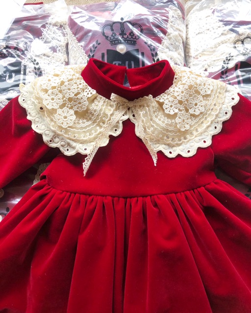 Váy nhung đỏ cho bé gái