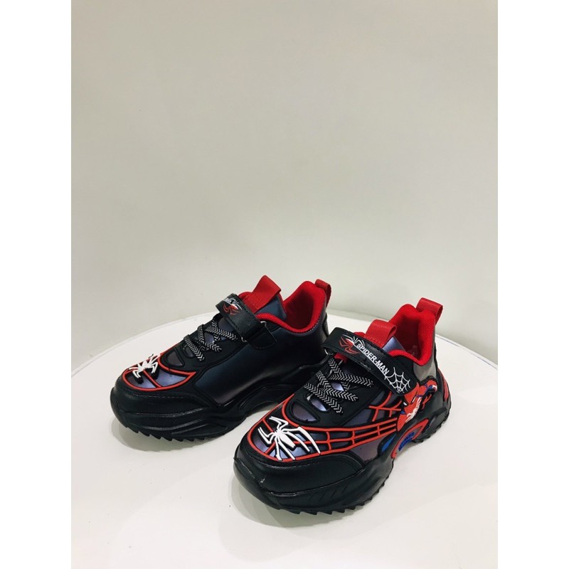 GIẦY THỂ THAO NHỆN BÉ NAM 3ĐẾN 10 TUỔI giao ngẫu nhiên.