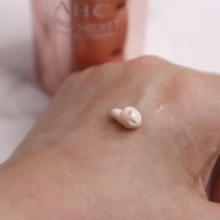 KEM DƯỠNG AHC TONE UP CRAM