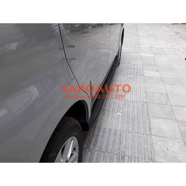 Bậc bệ lên xuống Innova 2018 2019