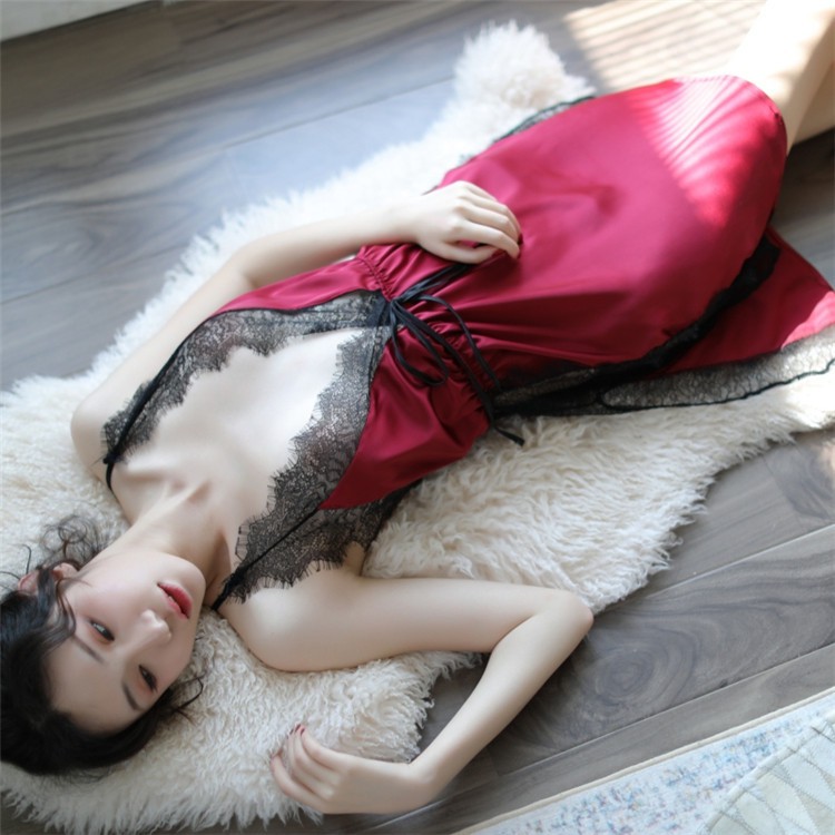 Váy Ngủ Lụa Pha Ren Xẻ Eo Quai Chéo Sexy Gợi Cảm MS5054