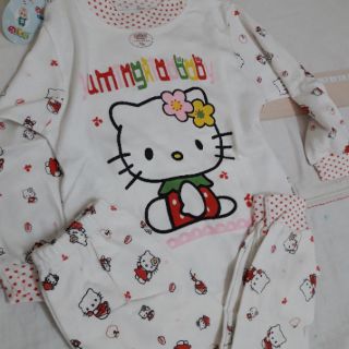 Bộ thu đông Mèo Hello Kitty
