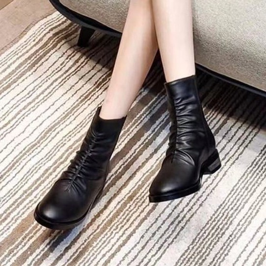 Bốt nhăn dúm da bóng cổ ngắn gót thấp | BigBuy360 - bigbuy360.vn