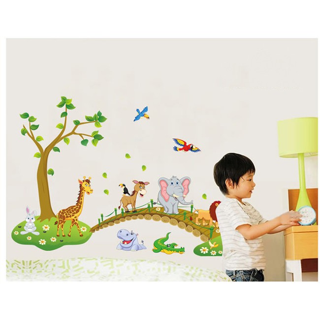 Decal dán tường thú qua cầu