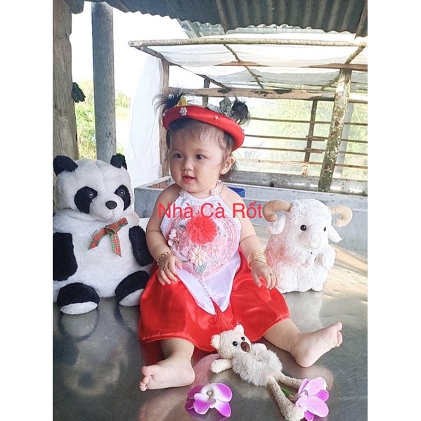 Set yếm đào lụa hàng thiết kế cho bé gái