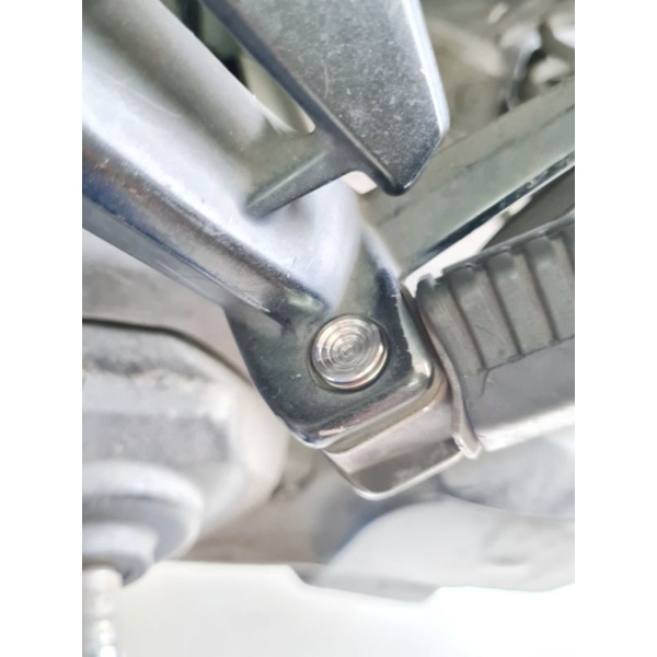 Gác chân nhôm TAKEGAWA gắn Honda _ yamaha giá 1 cặp