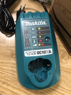 Đế sạc pin Makita DC10WA