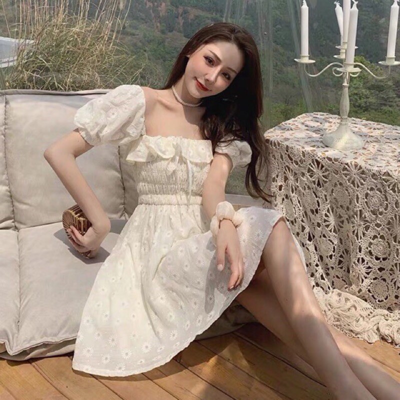 Đầm trắng hoa cúc trễ vai | BigBuy360 - bigbuy360.vn
