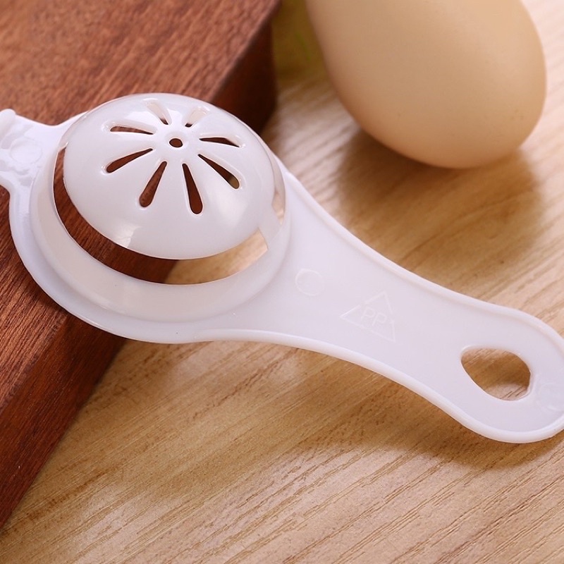 Dụng cụ tách lòng trắng trứng