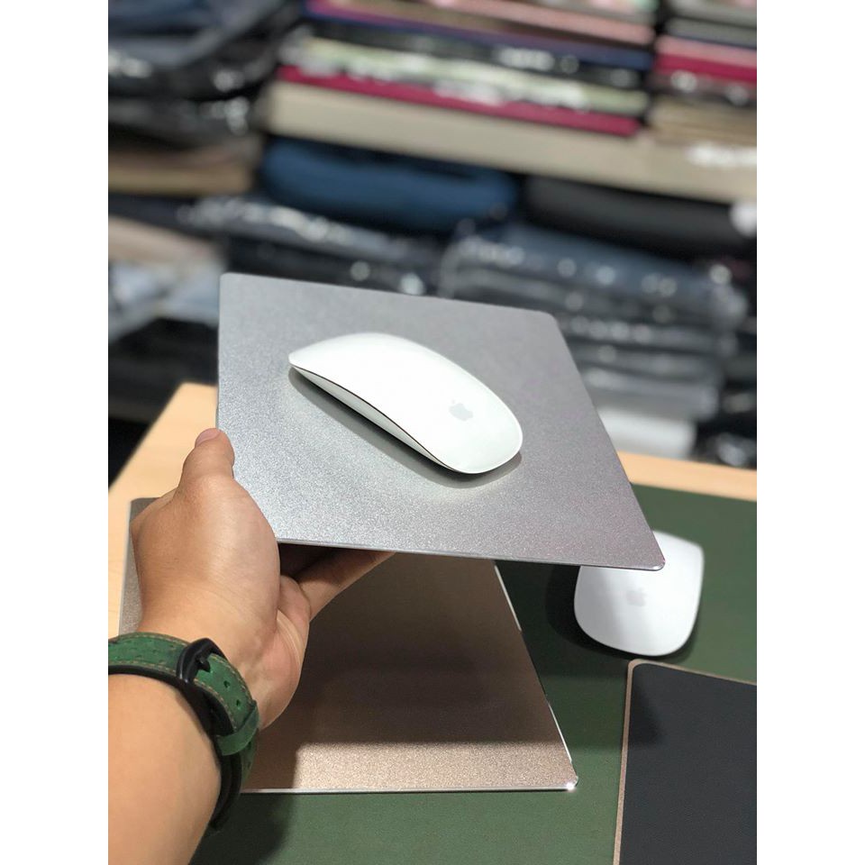 Miếng lót chuột chơi game chống trơn trượt chất liệu hợp kim nhôm ( Mouse pad )