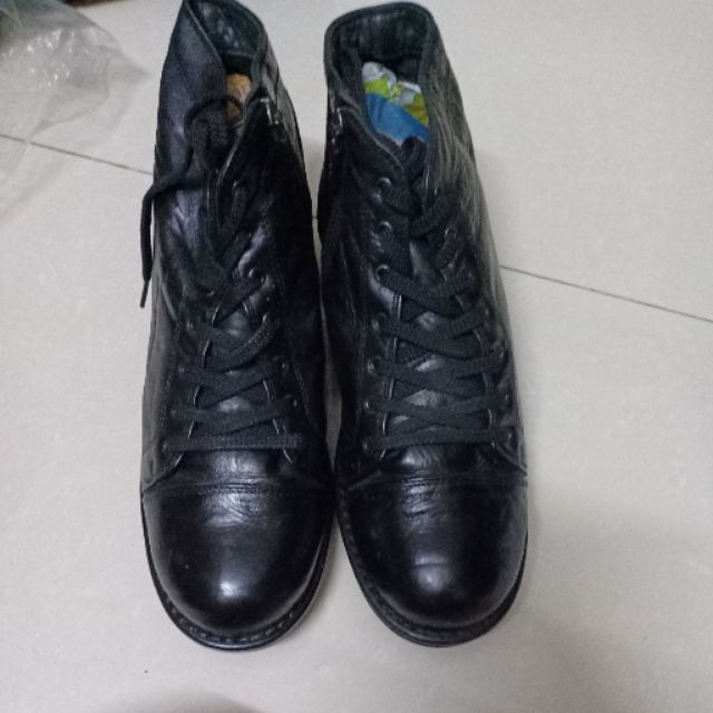 Bốt đẹp gửi bạn Yến.