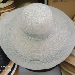 Mũ vành siêu rộng siêu sang chảnh