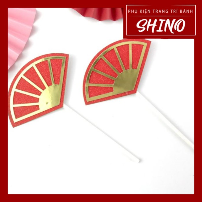 Quạt đỏ trang trí tết