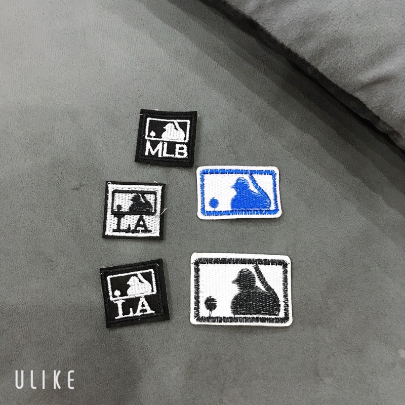 Mác, Logo MLB thêu ủi . đủ màu