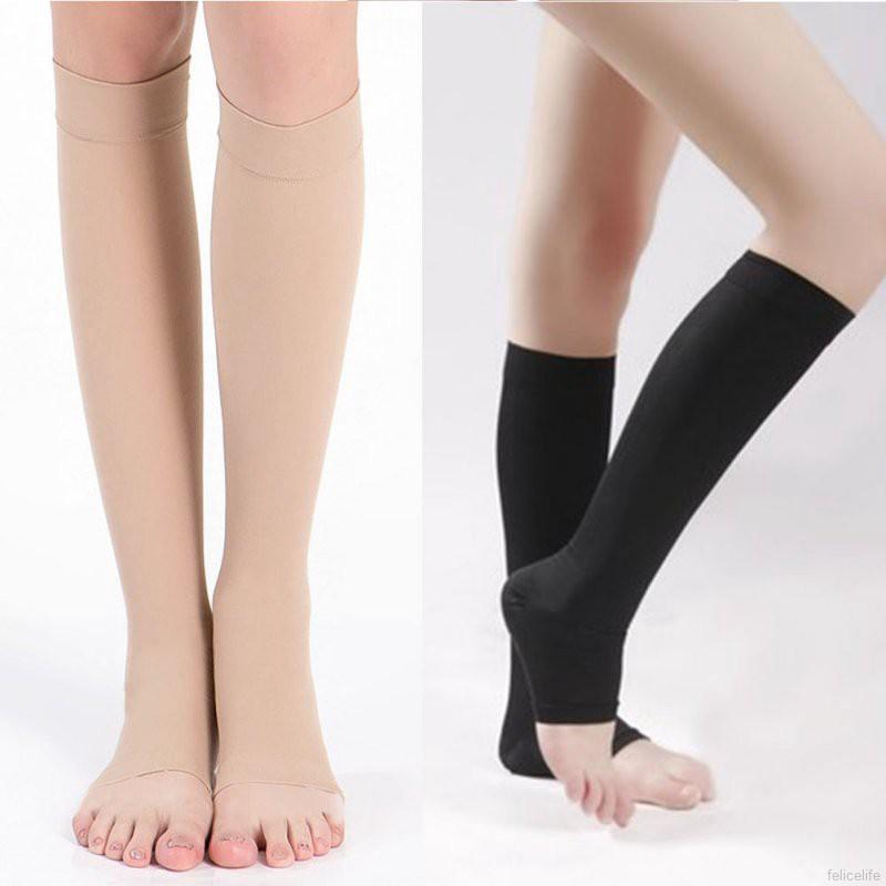 Đôi vớ ống cao cổ hỗ trợ bảo vệ chân dùng khi luyện tập thể thao