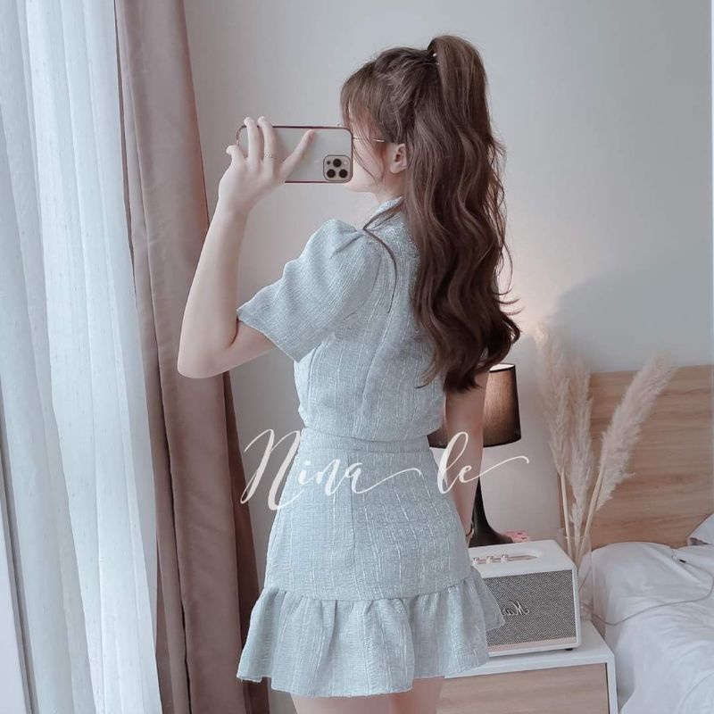 Set dạ tweed xanh gồm áo croptop và chân váy đuôi cá