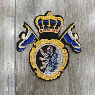 sticker , logo thêu vương miệng sư tử