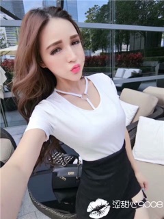 Set áo croptop chân váy khoen
