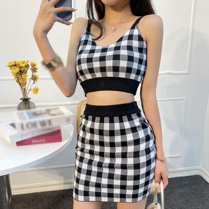 Set áo hai dây cổ chữ V + chân váy họa tiết sọc ca rô sành điệu cho nữ