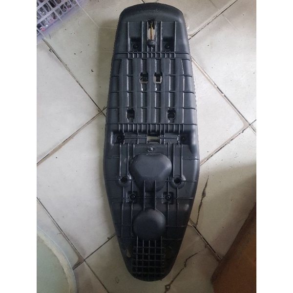 Đế nhựa yên xe wave nhỏ, wave đời đầu, wave a 100, wave rs