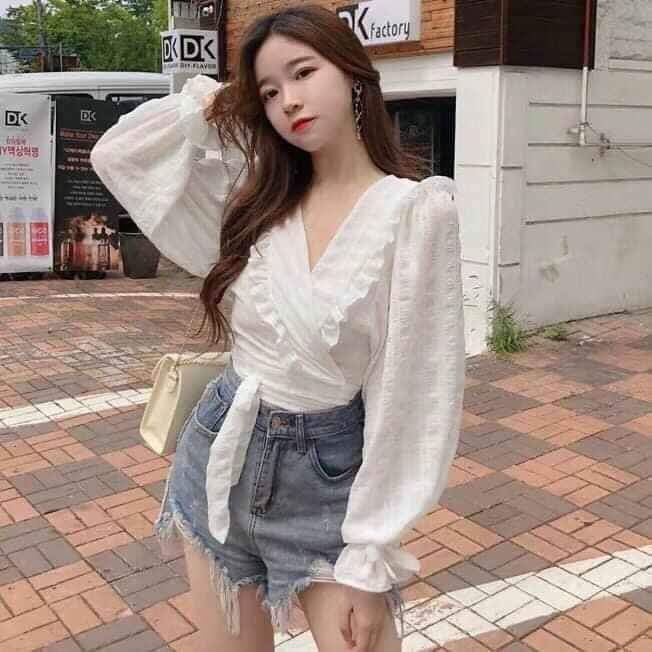 ÁO CR TRẮNG VẠT ĐĂÓ CỔ VIỀN BÈO