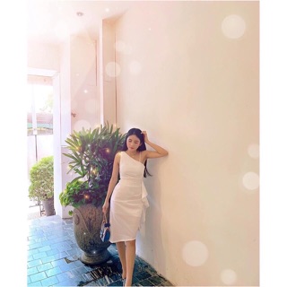 ĐẦM LỆCH VAI NHÚN BÈO
