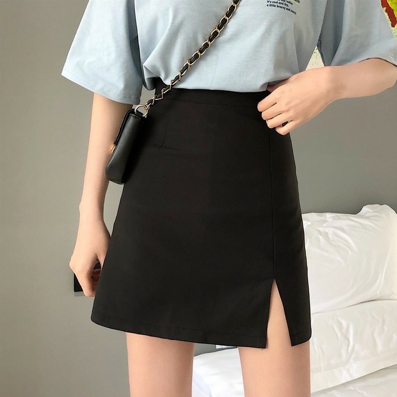 Chân váy chữ a ngắn xẻ trước kèm quần trong vải tuyết mưa