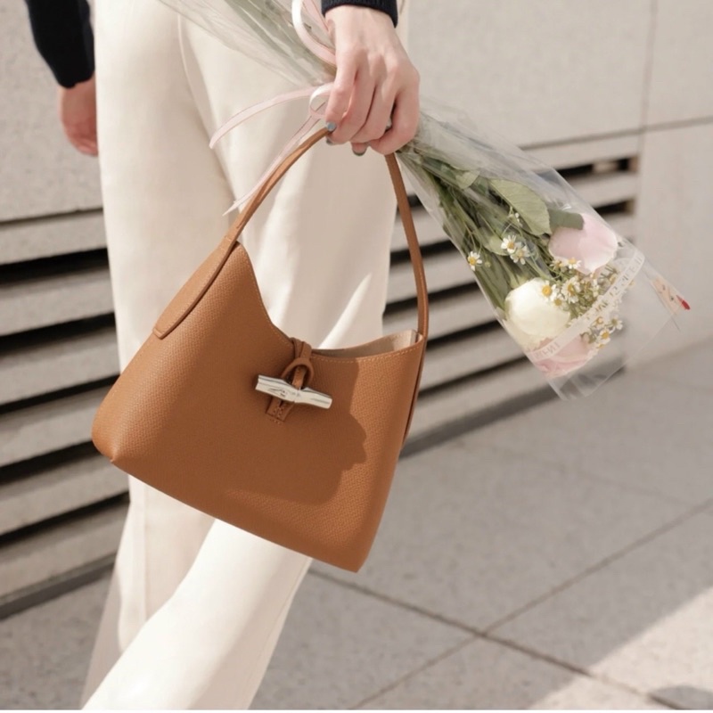 Túi Longchamp dáng kẹp nách cực sang, chất da bền đẹp