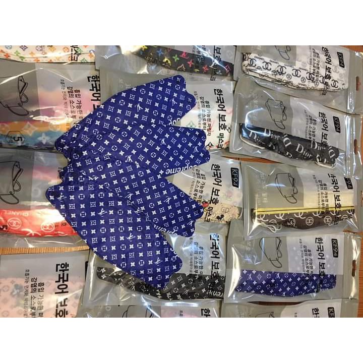 Combo 50 chiếc khẩu trang KF94 họa tiết LV nhập khẩu Hàn Quốc ( Chống bụi mịn, kháng khuẩn cao, đi mưa không ướt ) | BigBuy360 - bigbuy360.vn