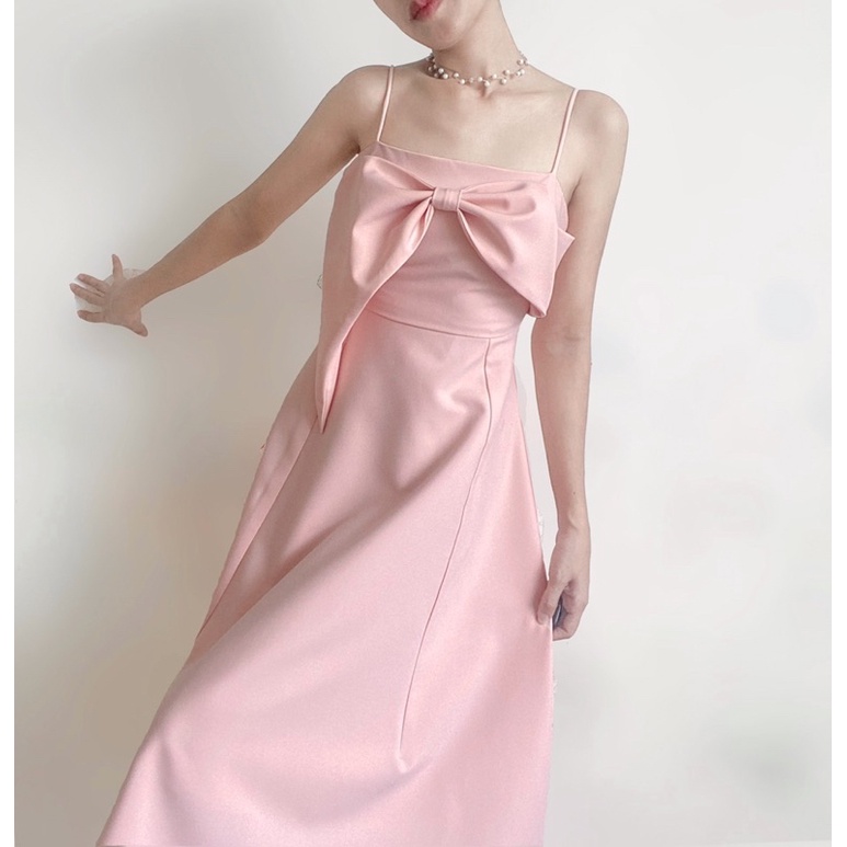 Đầm xoè hồng Tiểu Design phom dài hai dây