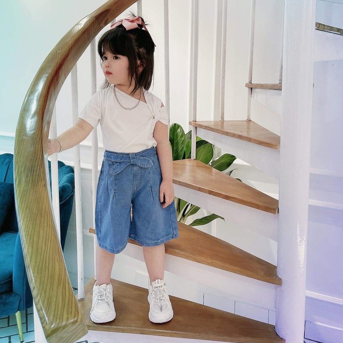 SÉT ÁO ĐIỆU HỞ VAI - QUẦN JEAN XUÔNG CẠP NƠ CAO CẤP D102 PEPPA KID